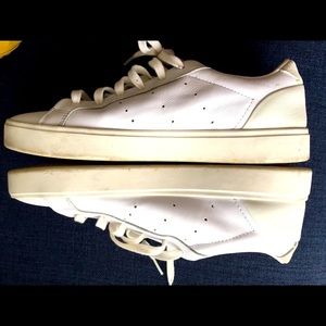 White Adidas sleek tennis shoes